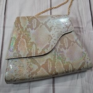 Iridescent Snake-Print Chain Shoulder Bag - Cream